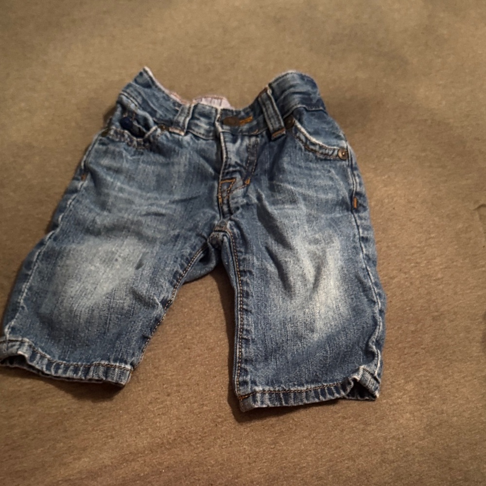 Baby gap jeans size 0-3 month